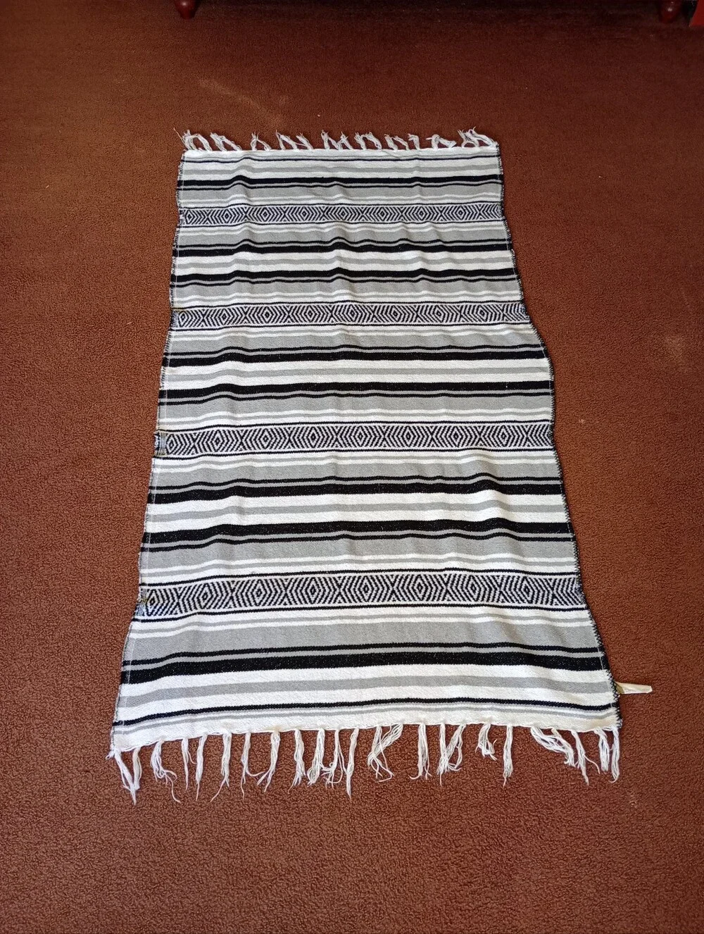 Black Canyon Outfitters Throw Blanket Mexican Falsa White Fringed 38x68